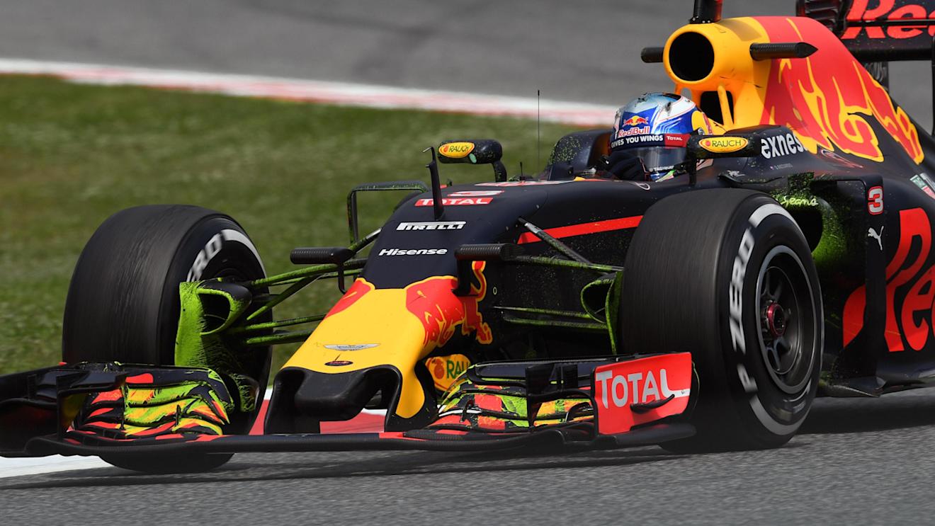 Daniel Ricciardo (AUS) Red Bull Racing RB12 wirh aero paint on front suspension at Formula One World Championship, Rd5, Spanish Grand Prix, Practice, Barcelona, Spain, Friday 13 May 2016. © Sutton Motorsport Images