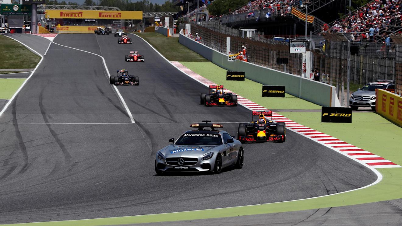 Daniel Ricciardo (AUS) Red Bull Racing RB12 lead out by the Safety Car Formula One World Championship, Rd5, Spanish Grand Prix, Race, Barcelona, Spain, Sunday 15 May 2016. © Sutton Motorsport Images