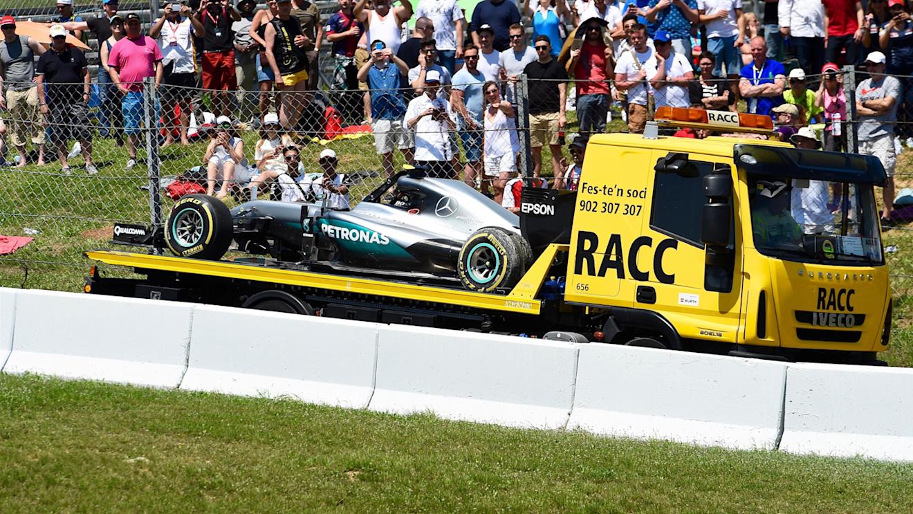 The car of Nico Rosberg (GER) Mercedes-Benz F1 W07 Hybrid is recovered at Formula One World Championship, Rd5, Spanish Grand Prix, Race, Barcelona, Spain, Sunday 15 May 2016. © Sutton Motorsport Images