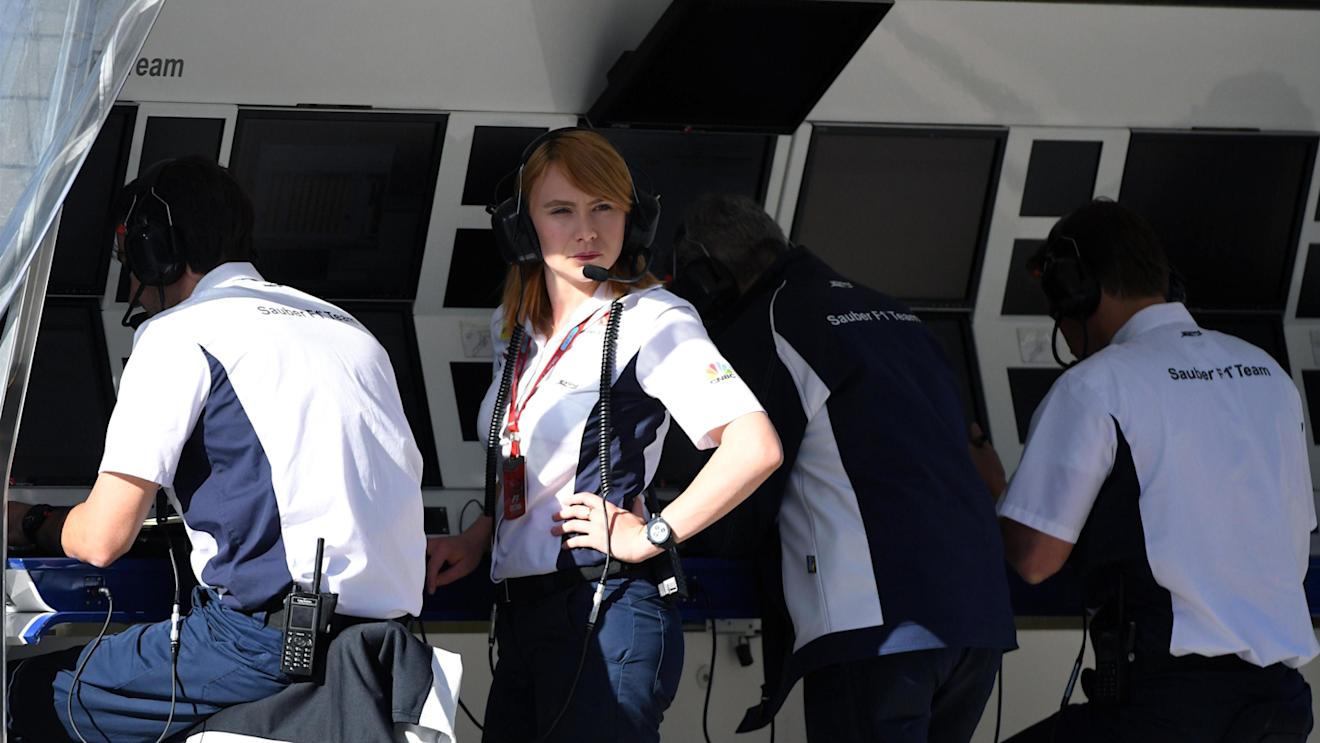 Sauber engineers in the Pitwall gantry at Formula One World Championship, Rd18, United States Grand Prix, Practice, Circuit of the Americas, Austin, Texas, USA, Friday 21 October 2016. © Sutton Images