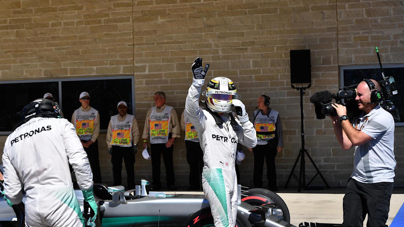 Pole sitter Lewis Hamilton (GBR) Mercedes AMG F1 celebrates in parc ferme at Formula One World Championship, Rd18, United States Grand Prix, Qualifying, Circuit of the Americas, Austin, Texas, USA, Saturday 22 October 2016. © Sutton Images