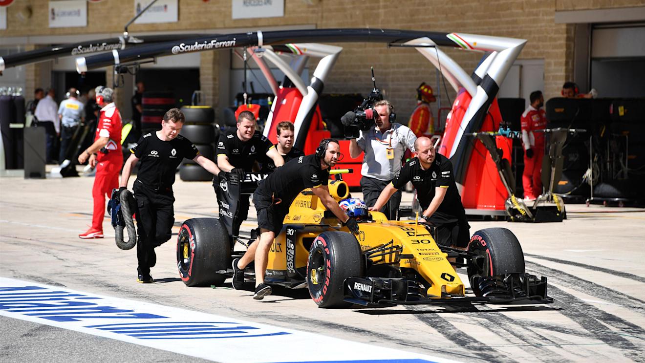 Jolyon Palmer (GBR) Renault Sport F1 Team RS16 is pushed by the mechanics in pit lane at Formula One World Championship, Rd18, United States Grand Prix, Qualifying, Circuit of the Americas, Austin, Texas, USA, Saturday 22 October 2016. © Sutton Images