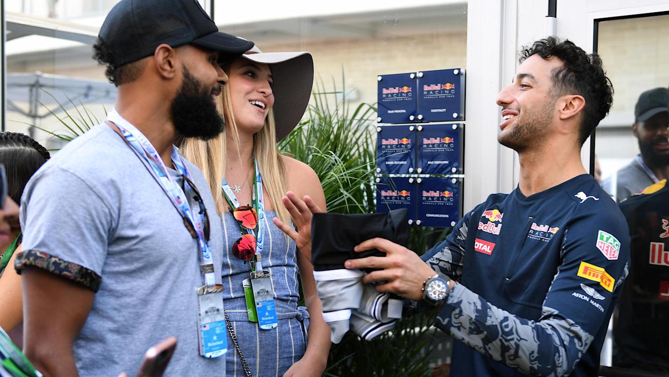 Daniel Ricciardo (AUS) Red Bull Racing and Patty Mills (AUS) San Antonio Spurs Basketball Player at Formula One World Championship, Rd18, United States Grand Prix, Qualifying, Circuit of the Americas, Austin, Texas, USA, Saturday 22 October 2016. © Sutton Images