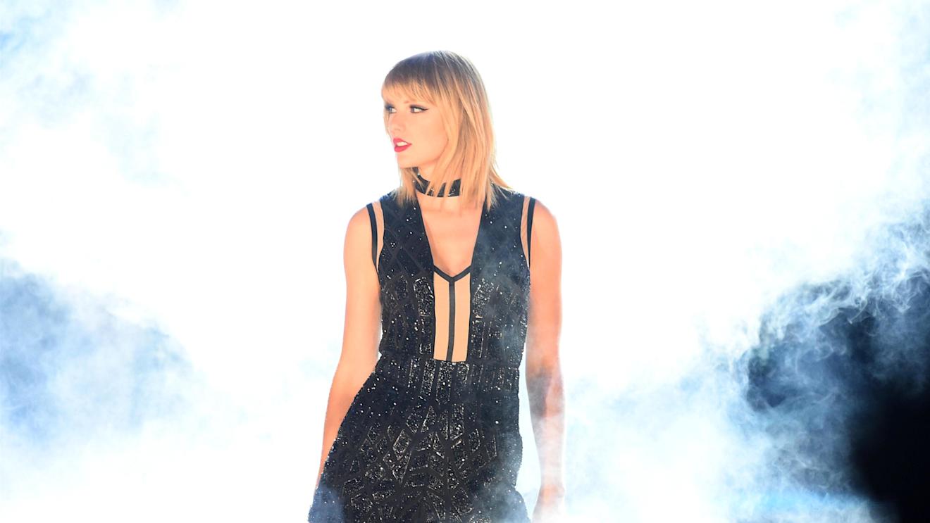 Taylor Swift (USA) in concert at Formula One World Championship, Rd18, United States Grand Prix, Qualifying, Circuit of the Americas, Austin, Texas, USA, Saturday 22 October 2016. © Sutton Images