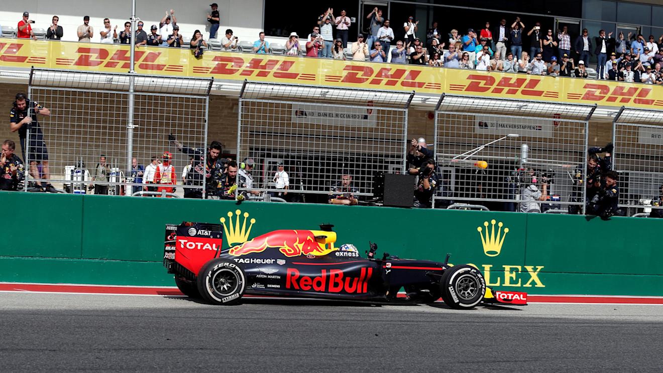 Daniel Ricciardo (AUS) Red Bull Racing RB12 crosses the line to take third place at Formula One World Championship, Rd18, United States Grand Prix, Race, Circuit of the Americas, Austin, Texas, USA, Sunday 23 October 2016. © Sutton Images