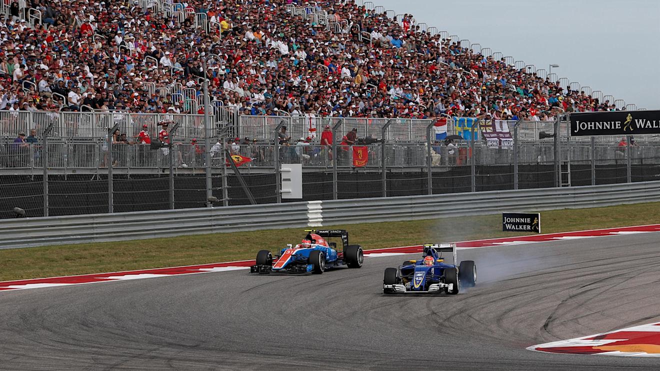 Esteban Ocon (FRA) Manor Racing MRT05 battles with Felipe Nasr (BRA) Sauber C35 as he locks up at Formula One World Championship, Rd18, United States Grand Prix, Race, Circuit of the Americas, Austin, Texas, USA, Sunday 23 October 2016. © Sutton Images