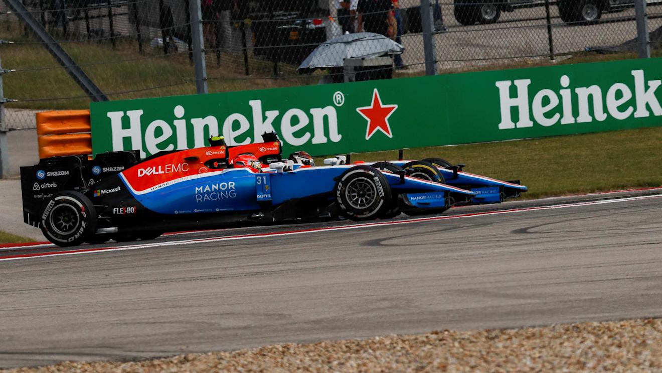 Esteban Ocon (FRA) Manor Racing MRT05 and Pascal Wehrlein (GER) Manor Racing MRT05 battle for position at Formula One World Championship, Rd18, United States Grand Prix, Race, Circuit of the Americas, Austin, Texas, USA, Sunday 23 October 2016. © Sutton Images
