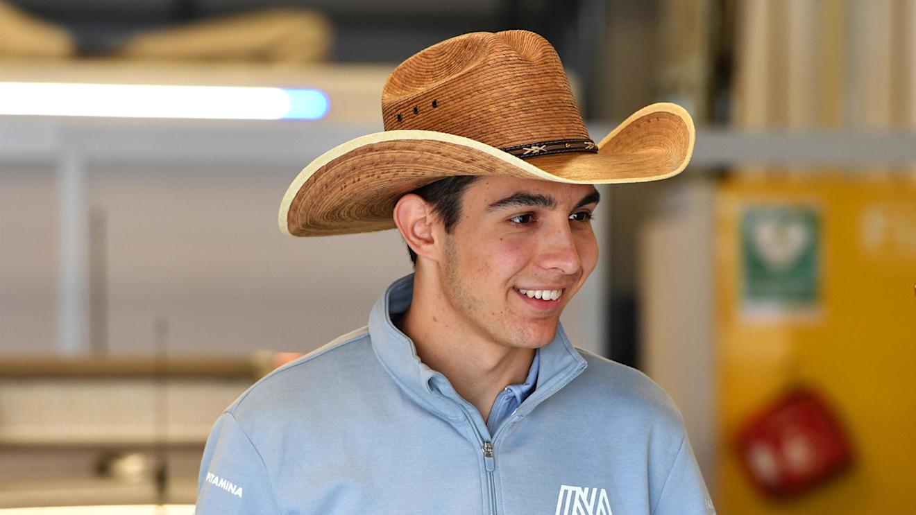 Esteban Ocon (FRA) Manor Racing on the drivers parade at Formula One World Championship, Rd18, United States Grand Prix, Race, Circuit of the Americas, Austin, Texas, USA, Sunday 23 October 2016. © Sutton Images
