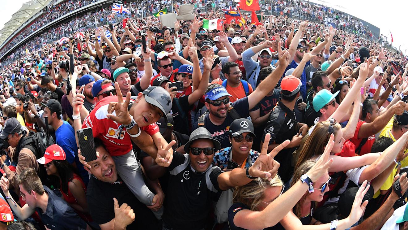 Fans at Formula One World Championship, Rd18, United States Grand Prix, Race, Circuit of the Americas, Austin, Texas, USA, Sunday 23 October 2016. © Sutton Images