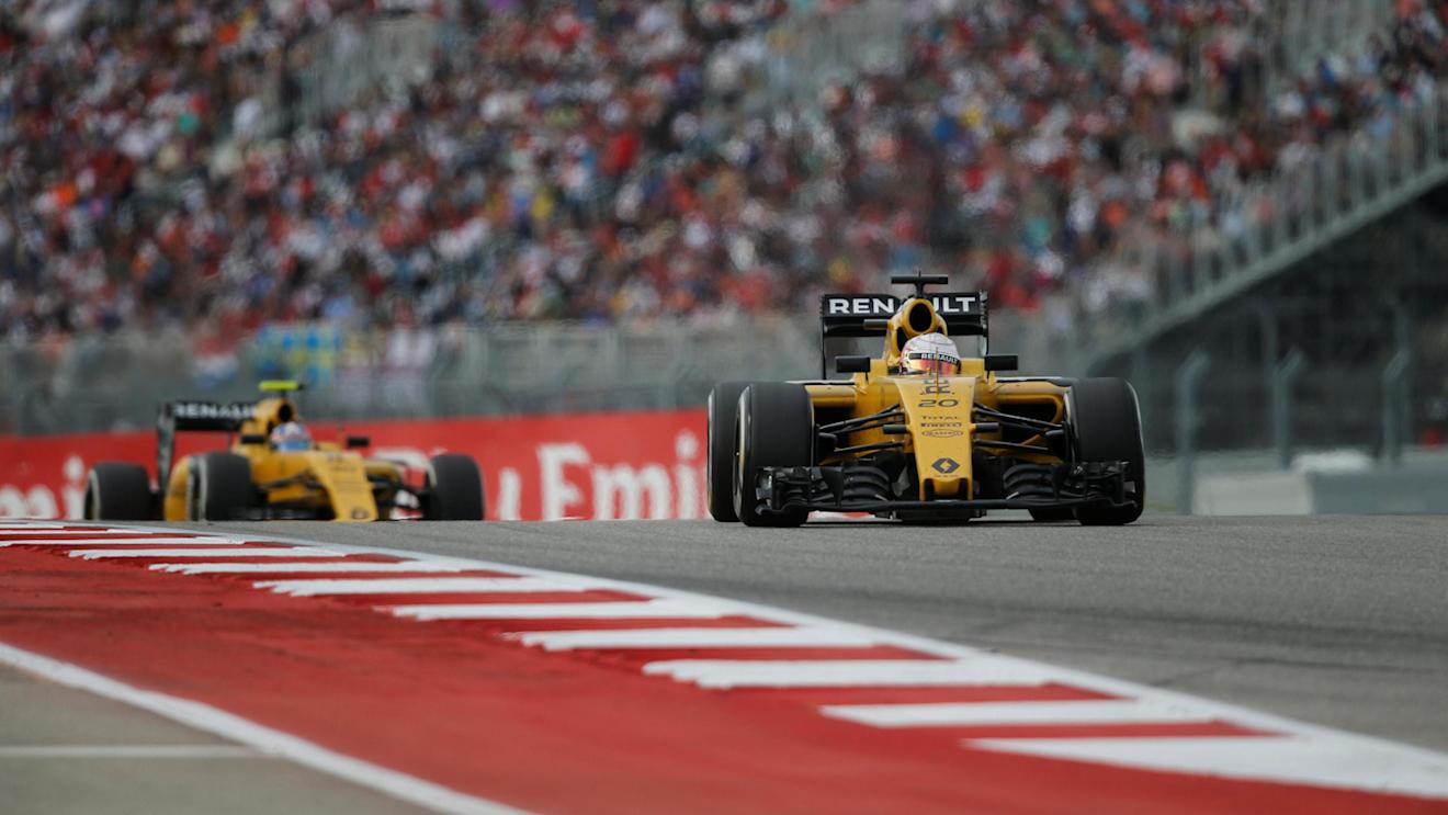 Kevin Magnussen (DEN) Renault Sport F1 Team RS16 leads Jolyon Palmer (GBR) Renault Sport F1 Team RS16 at Formula One World Championship, Rd18, United States Grand Prix, Race, Circuit of the Americas, Austin, Texas, USA, Sunday 23 October 2016. © Sutton Images