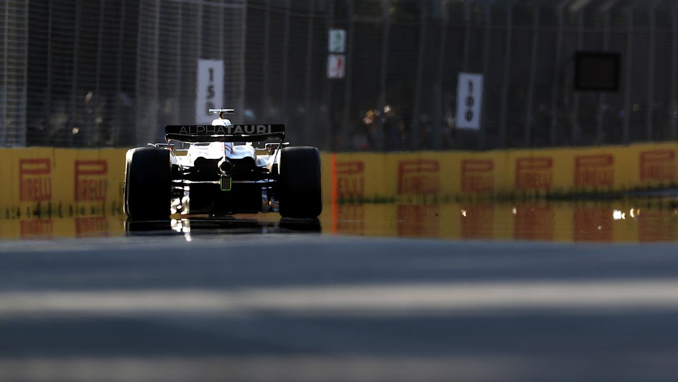 MELBOURNE, AUSTRALIA - APRIL 02: Nyck de Vries of Netherlands driving the (21) Scuderia AlphaTauri AT04 on track during the F1 Grand Prix of Australia at Albert Park Grand Prix Circuit on April 02, 2023 in Melbourne, Australia. (Photo by Peter Fox/Getty Images)
