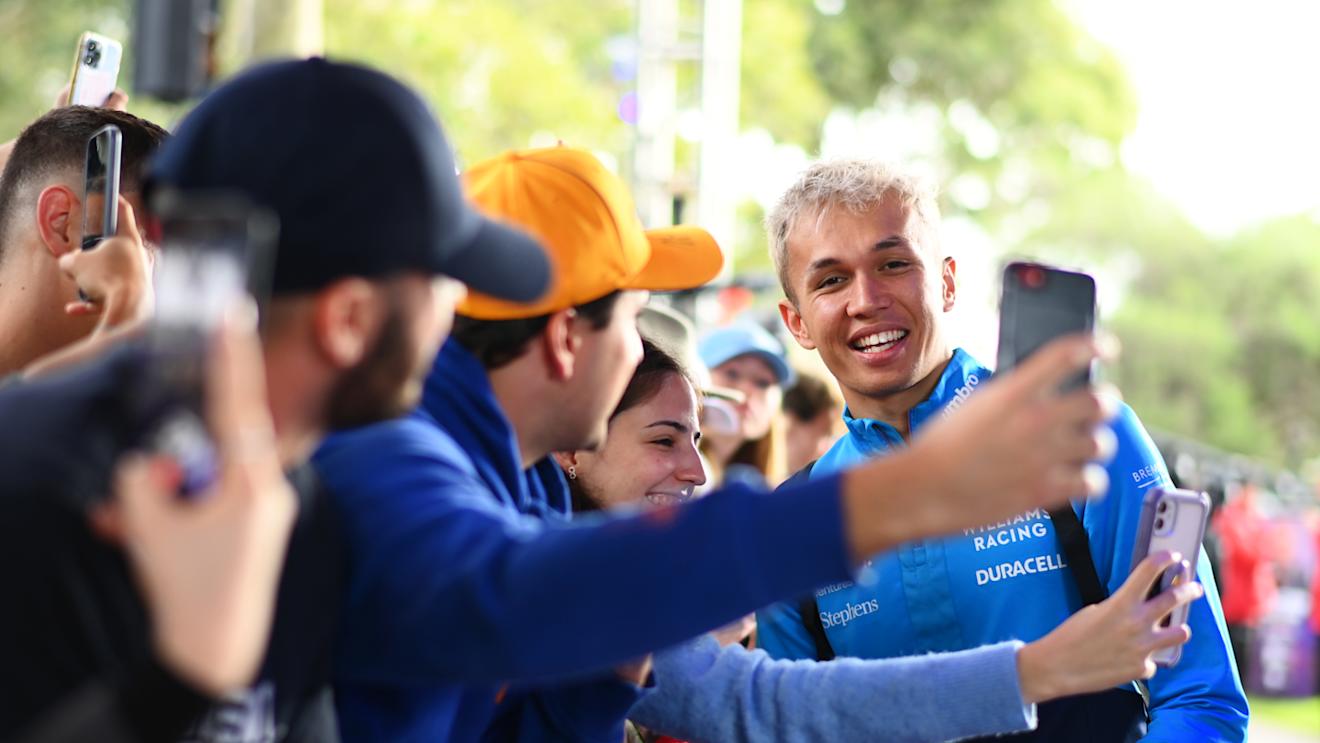 MELBOURNE, AUSTRALIA - MARCH 31: Alexander Albon of Thailand and Williams greets fans on the Melbourne Walk prior to practice ahead of the F1 Grand Prix of Australia at Albert Park Grand Prix Circuit on March 31, 2023 in Melbourne, Australia. (Photo by Quinn Rooney/Getty Images)