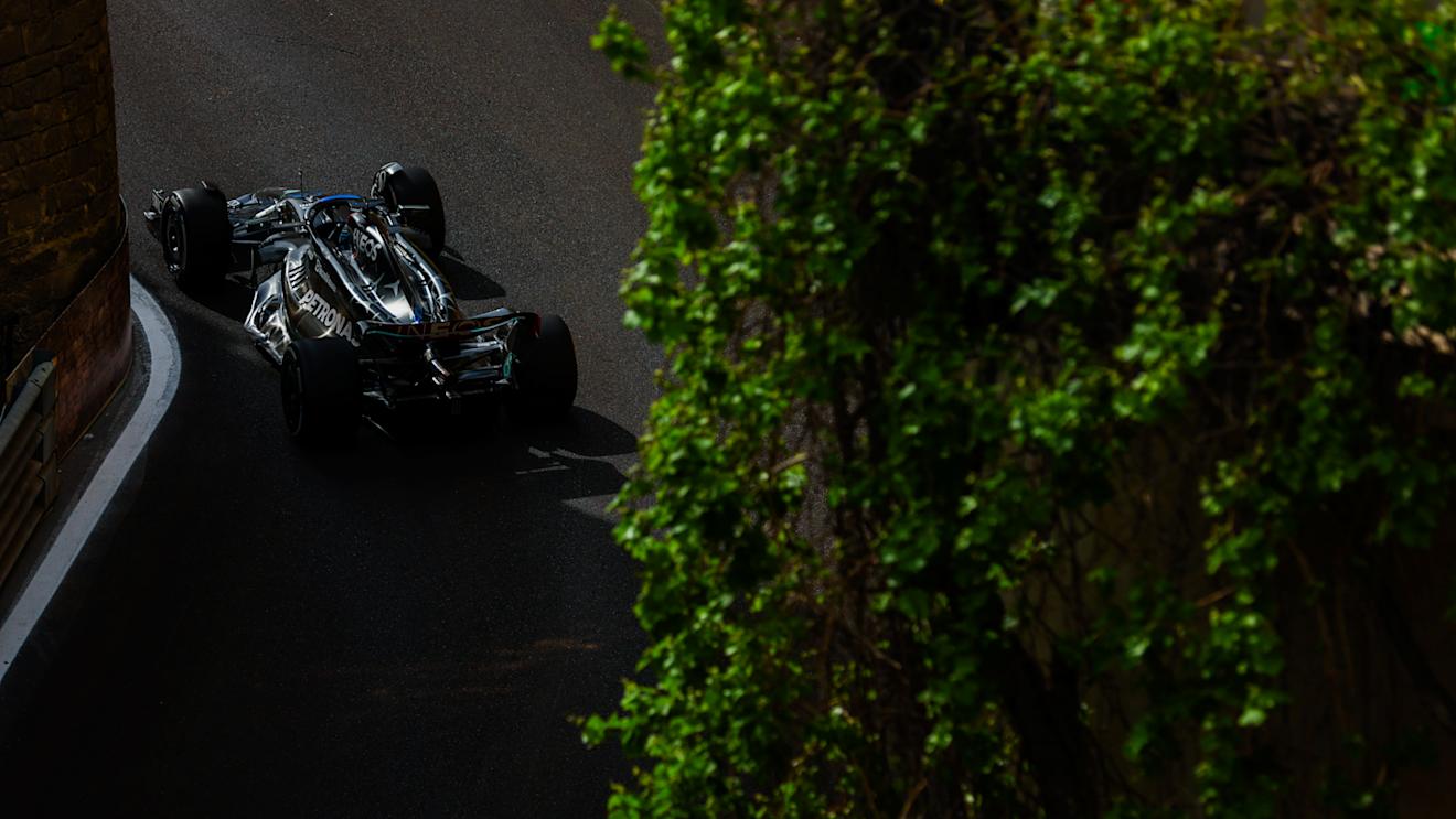 BAKU, AZERBAIJAN - APRIL 30: George Russell of Great Britain driving the (63) Mercedes AMG Petronas F1 Team W14 on track during the F1 Grand Prix of Azerbaijan at Baku City Circuit on April 30, 2023 in Baku, Azerbaijan. (Photo by Alex Pantling/Getty Images)