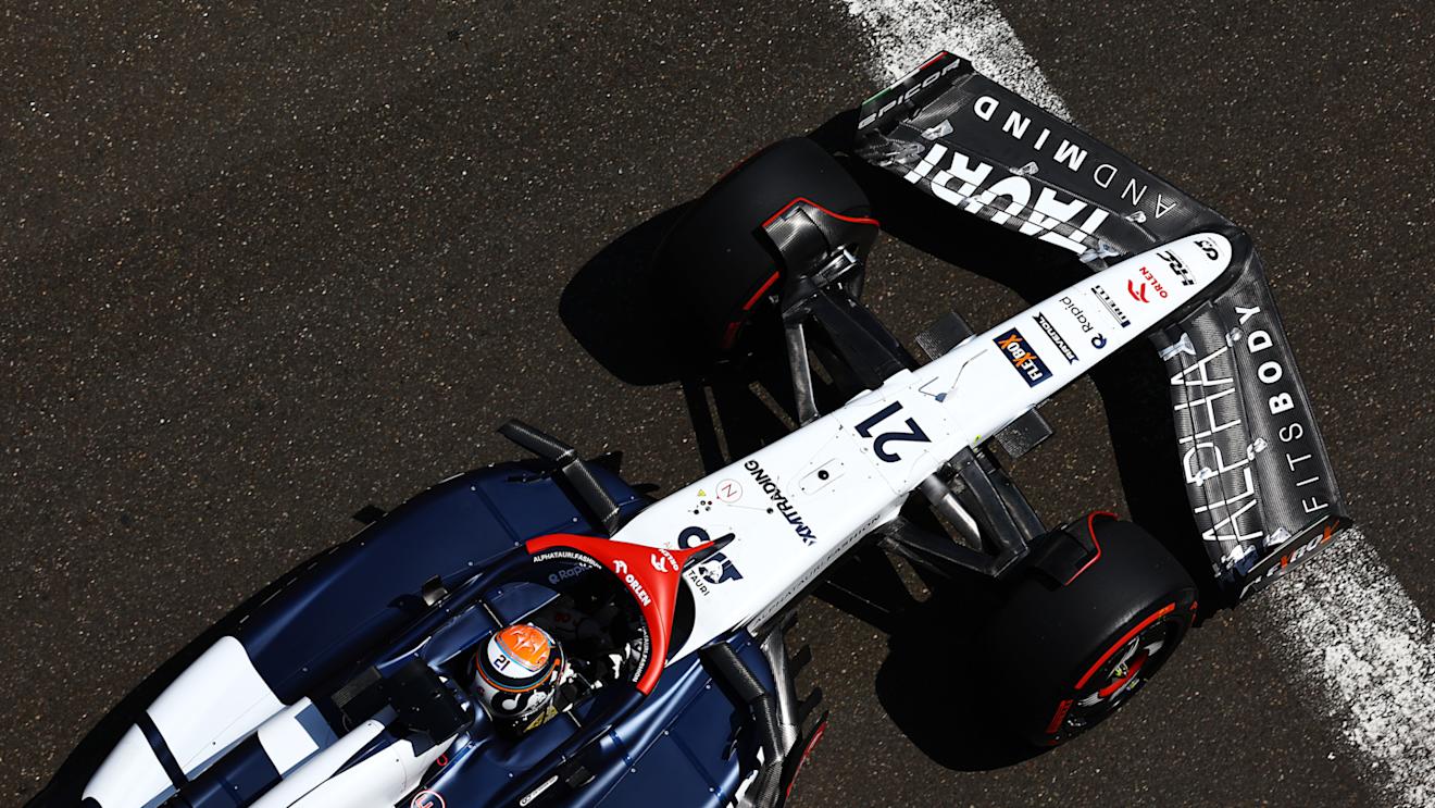 BAKU, AZERBAIJAN - APRIL 28: Nyck de Vries of Netherlands driving the (21) Scuderia AlphaTauri AT04 drives on track during practice ahead of the F1 Grand Prix of Azerbaijan at Baku City Circuit on April 28, 2023 in Baku, Azerbaijan. (Photo by Mark Thompson/Getty Images)
