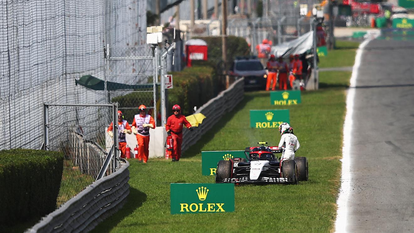 MONZA, ITALY - SEPTEMBER 03: Yuki Tsunoda of Japan driving the (22) Scuderia AlphaTauri AT04 stops on the formation lap during the F1 Grand Prix of Italy at Autodromo Nazionale Monza on September 03, 2023 in Monza, Italy. (Photo by Joe Portlock - Formula 1/Formula 1 via Getty Images)