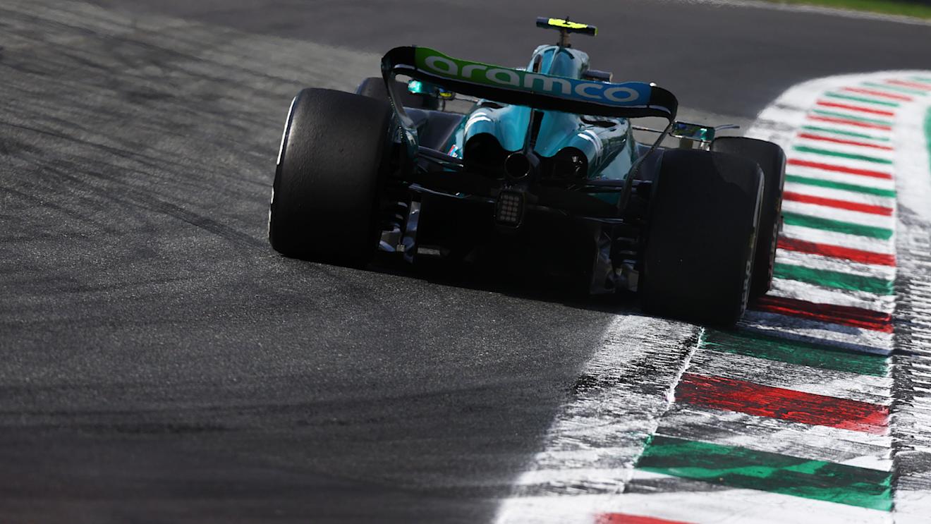 MONZA, ITALY - SEPTEMBER 03: Fernando Alonso of Spain driving the (14) Aston Martin AMR23 Mercedes on track during the F1 Grand Prix of Italy at Autodromo Nazionale Monza on September 03, 2023 in Monza, Italy. (Photo by Mark Thompson/Getty Images)