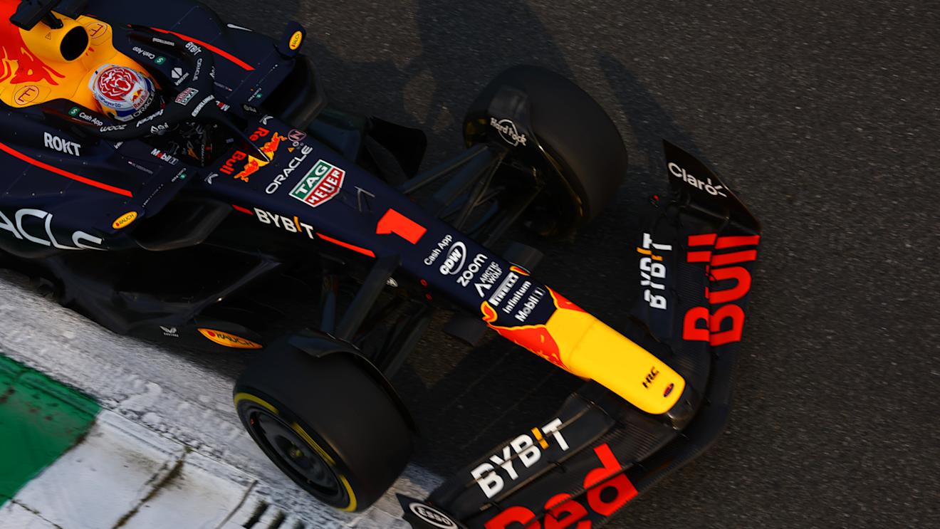 MONZA, ITALY - SEPTEMBER 01: Max Verstappen of the Netherlands driving the (1) Oracle Red Bull Racing RB19 on track during practice ahead of the F1 Grand Prix of Italy at Autodromo Nazionale Monza on September 01, 2023 in Monza, Italy. (Photo by Mark Thompson/Getty Images)