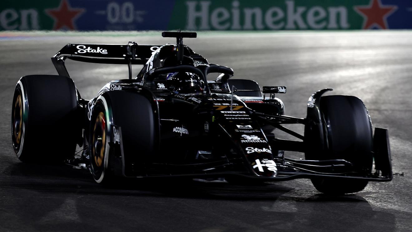 LAS VEGAS, NEVADA - NOVEMBER 17: Valtteri Bottas of Finland driving the (77) Alfa Romeo F1 C43 Ferrari on track during practice ahead of the F1 Grand Prix of Las Vegas at Las Vegas Strip Circuit on November 17, 2023 in Las Vegas, Nevada. (Photo by Chris Graythen/Getty Images)