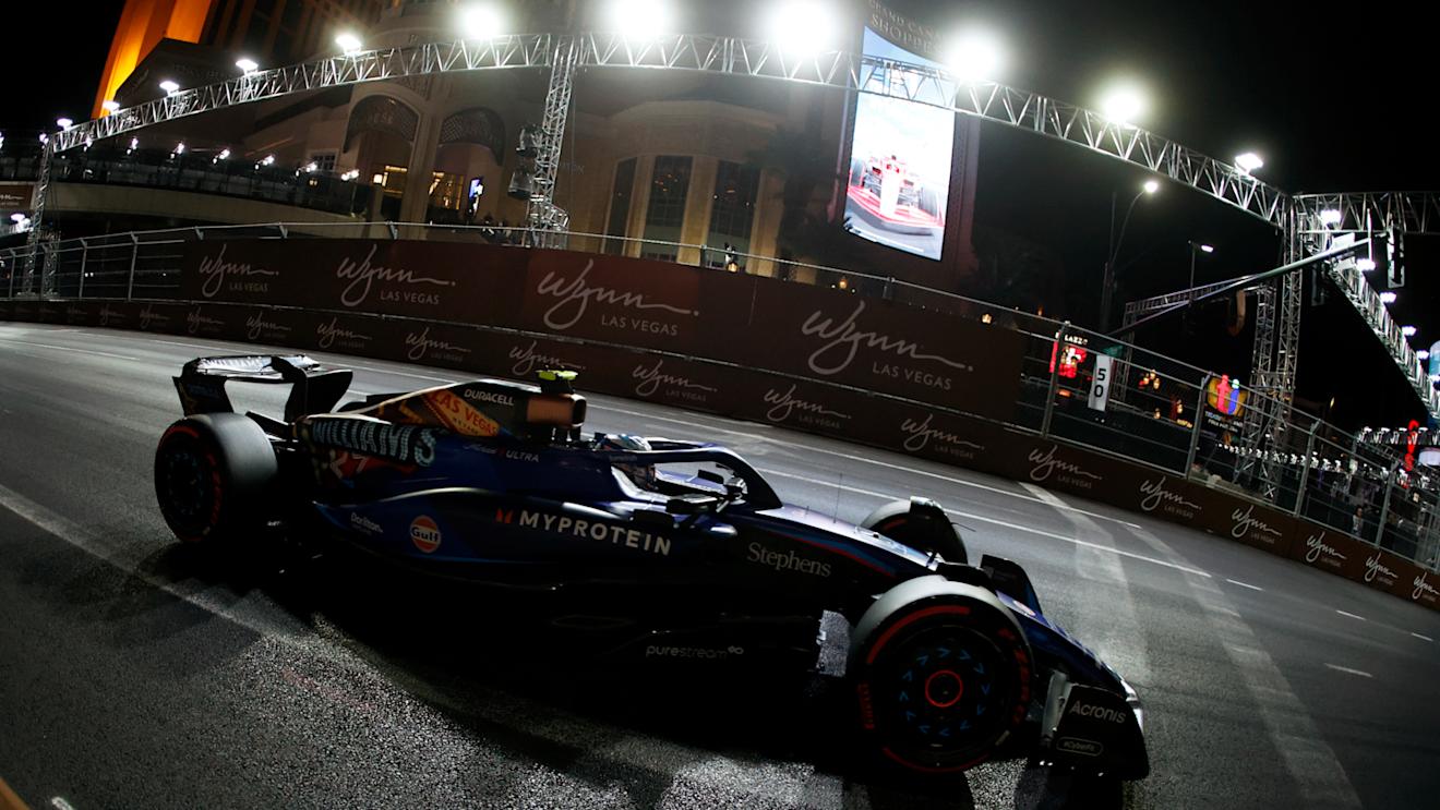 LAS VEGAS, NEVADA - NOVEMBER 18: Logan Sargeant of United States driving the (2) Williams FW45 Mercedes on track during qualifying ahead of the F1 Grand Prix of Las Vegas at Las Vegas Strip Circuit on November 18, 2023 in Las Vegas, Nevada. (Photo by Chris Graythen/Getty Images)