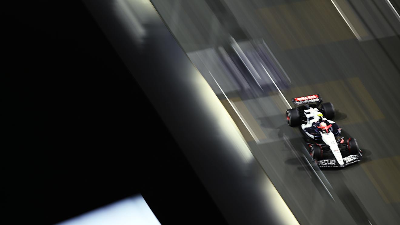 JEDDAH, SAUDI ARABIA - MARCH 19: Yuki Tsunoda of Japan driving the (22) Scuderia AlphaTauri AT04 on track during the F1 Grand Prix of Saudi Arabia at Jeddah Corniche Circuit on March 19, 2023 in Jeddah, Saudi Arabia. (Photo by Clive Mason/Getty Images)
