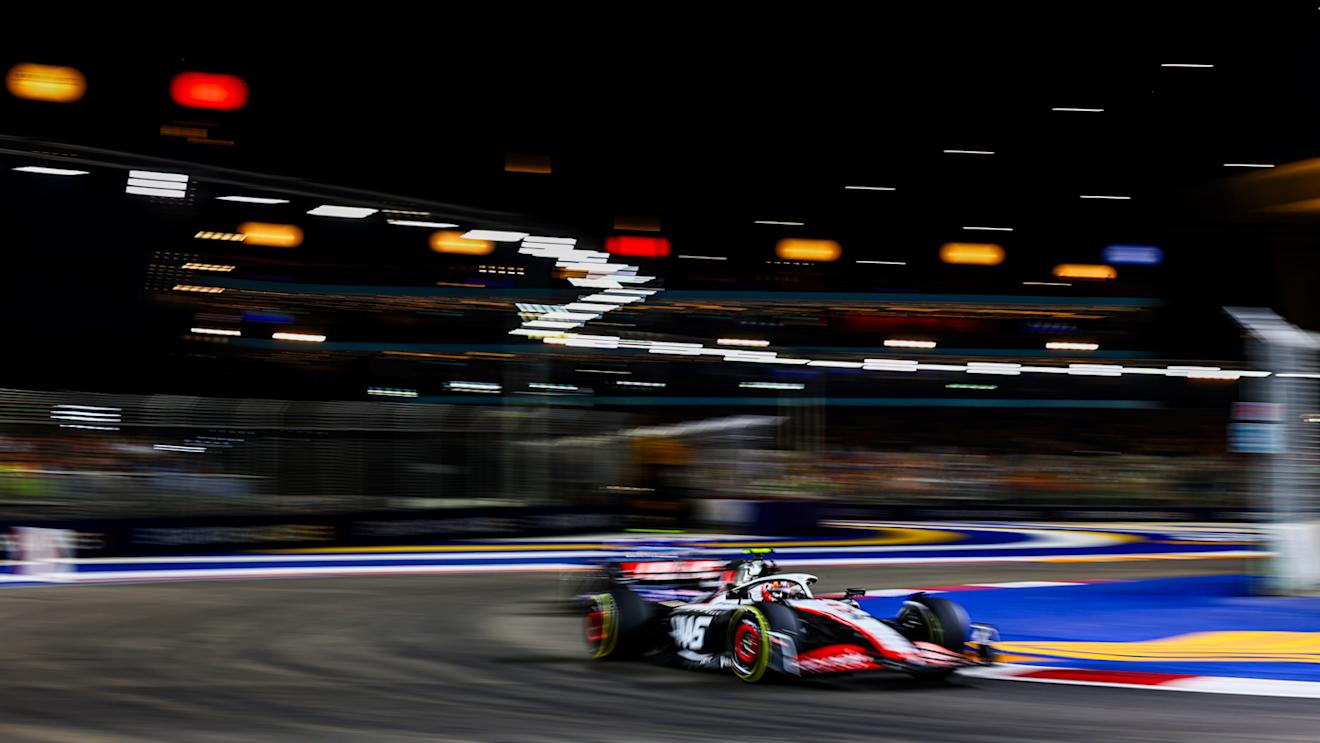 SINGAPORE, SINGAPORE - SEPTEMBER 17: Nico Hulkenberg of Germany driving the (27) Haas F1 VF-23 Ferrari on track during the F1 Grand Prix of Singapore at Marina Bay Street Circuit on September 17, 2023 in Singapore, Singapore. (Photo by Mark Thompson/Getty Images)