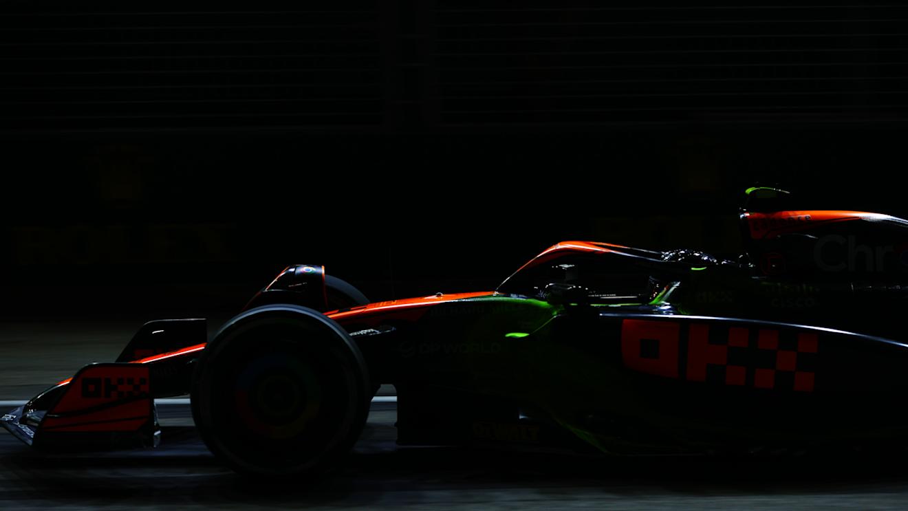 SINGAPORE, SINGAPORE - SEPTEMBER 15: Lando Norris of Great Britain driving the (4) McLaren MCL60 Mercedes on track during practice ahead of the F1 Grand Prix of Singapore at Marina Bay Street Circuit on September 15, 2023 in Singapore, Singapore. (Photo by Clive Rose/Getty Images)