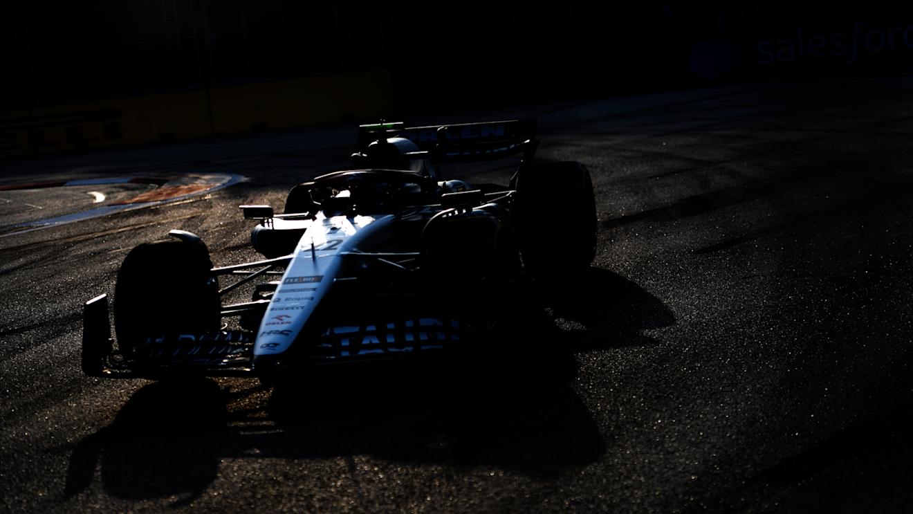 SINGAPORE, SINGAPORE - SEPTEMBER 16: Yuki Tsunoda of Japan driving the (22) Scuderia AlphaTauri AT04 on track during final practice ahead of the F1 Grand Prix of Singapore at Marina Bay Street Circuit on September 16, 2023 in Singapore, Singapore. (Photo by Rudy Carezzevoli/Getty Images)