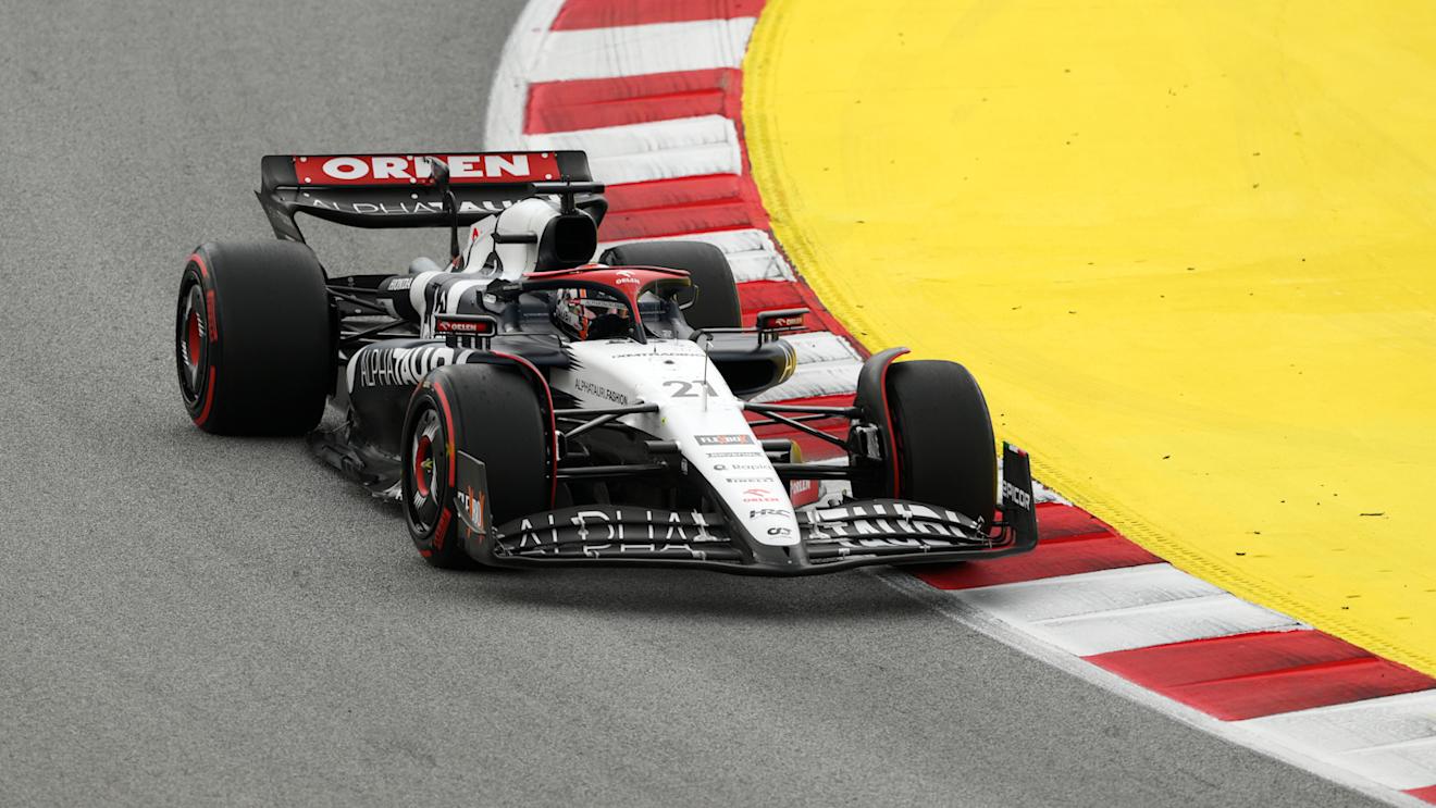 BARCELONA, SPAIN - JUNE 04: Nyck de Vries of Netherlands driving the (21) Scuderia AlphaTauri AT04 on track during the F1 Grand Prix of Spain at Circuit de Barcelona-Catalunya on June 04, 2023 in Barcelona, Spain. (Photo by David Ramos/Getty Images)