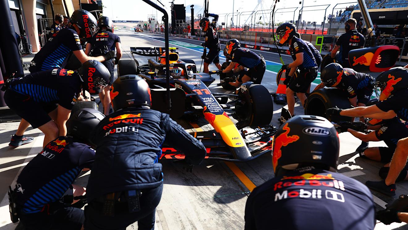 BAHRAIN, BAHRAIN - FEBRUARY 29: Sergio Perez of Mexico driving the (11) Oracle Red Bull Racing RB20 makes a pitstop during practice ahead of the F1 Grand Prix of Bahrain at Bahrain International Circuit on February 29, 2024 in Bahrain, Bahrain. (Photo by Mark Thompson/Getty Images)