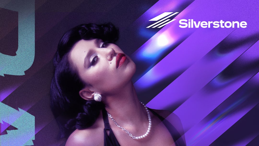 RAYE will be taking to the main stage on Friday 