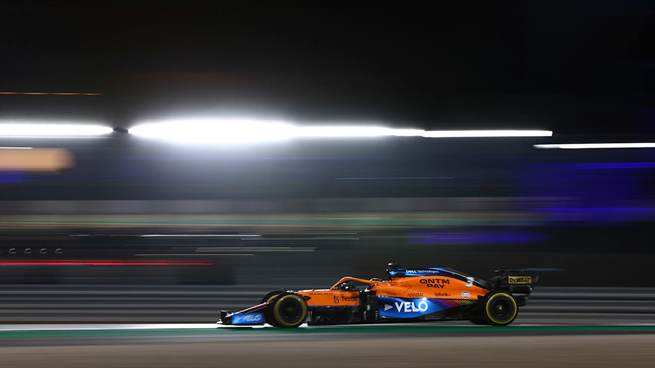 DOHA, QATAR - NOVEMBER 21: Daniel Ricciardo of Australia driving the (3) McLaren F1 Team MCL35M Mercedes during the F1 Grand Prix of Qatar at Losail International Circuit on November 21, 2021 in Doha, Qatar. (Photo by Mark Thompson/Getty Images)