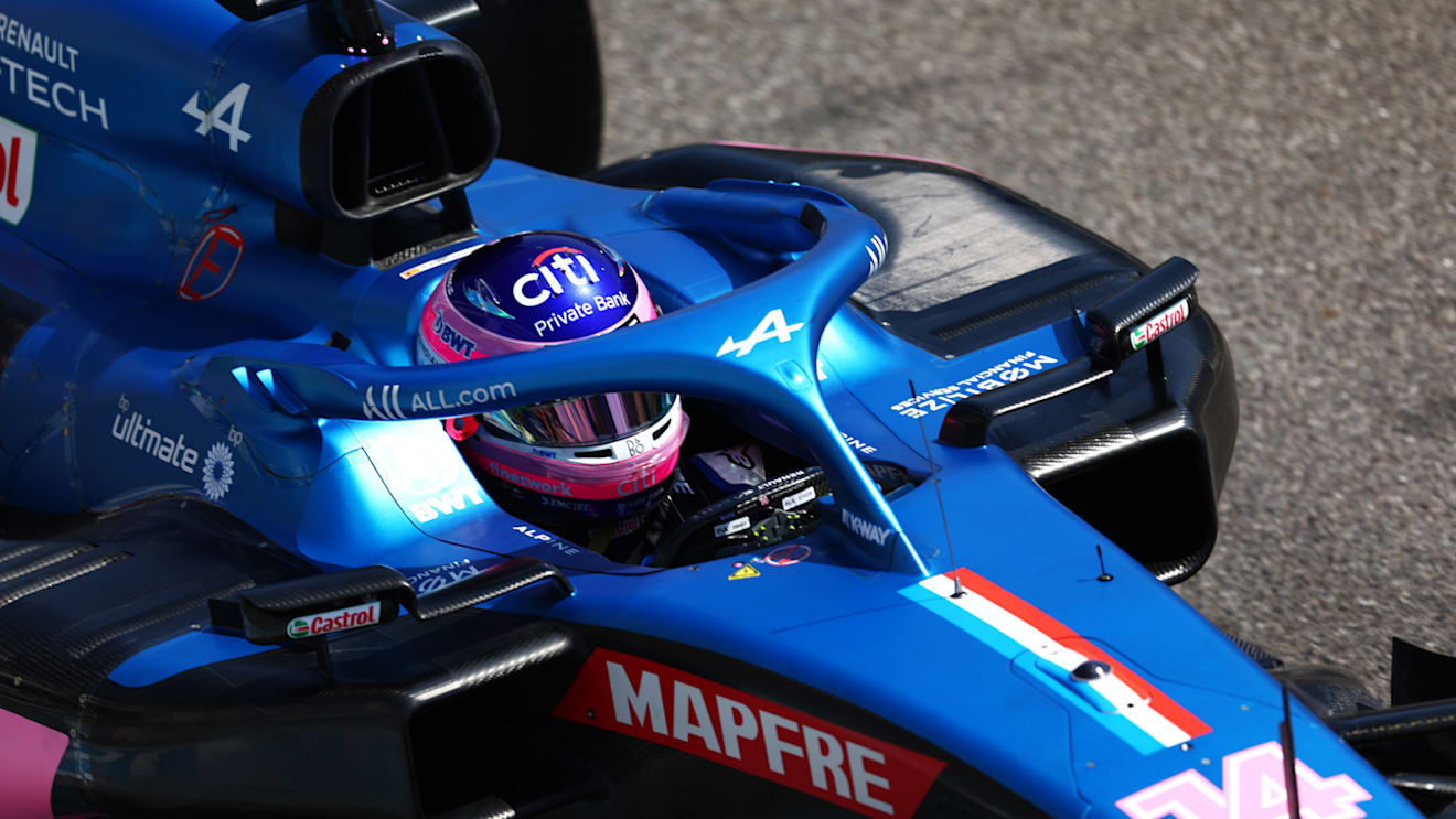 LE CASTELLET, FRANCE - JULY 23: Fernando Alonso of Spain driving the (14) Alpine F1 A522 Renault on track during qualifying ahead of the F1 Grand Prix of France at Circuit Paul Ricard on July 23, 2022 in Le Castellet, France. (Photo by Clive Rose/Getty Images)