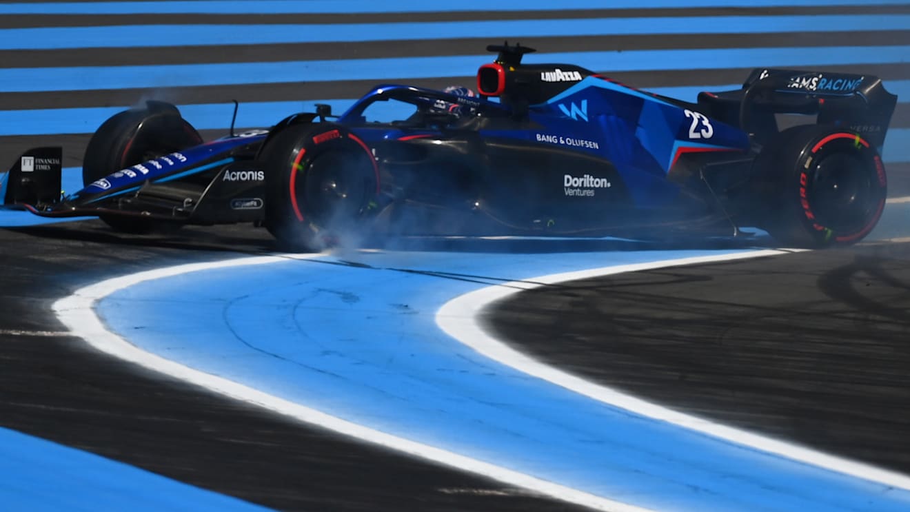 LE CASTELLET, FRANCE - JULY 23: Alexander Albon of Thailand driving the (23) Williams FW44 Mercedes runs wide during qualifying ahead of the F1 Grand Prix of France at Circuit Paul Ricard on July 23, 2022 in Le Castellet, France. (Photo by Dan Mullan/Getty Images)
