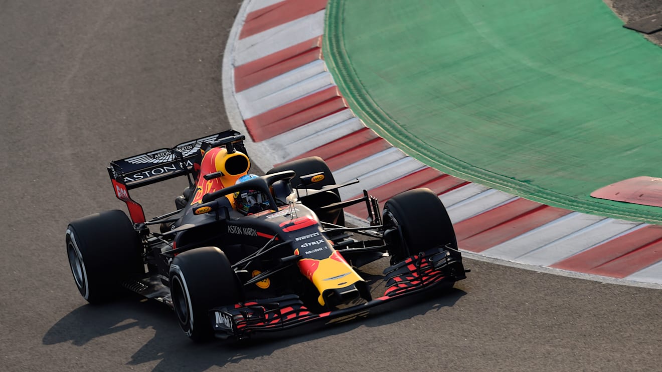 Daniel Ricciardo (AUS) Red Bull Racing RB14 at Formula One Testing, Day One, Barcelona, Spain, 26 February 2018. © Sutton Images