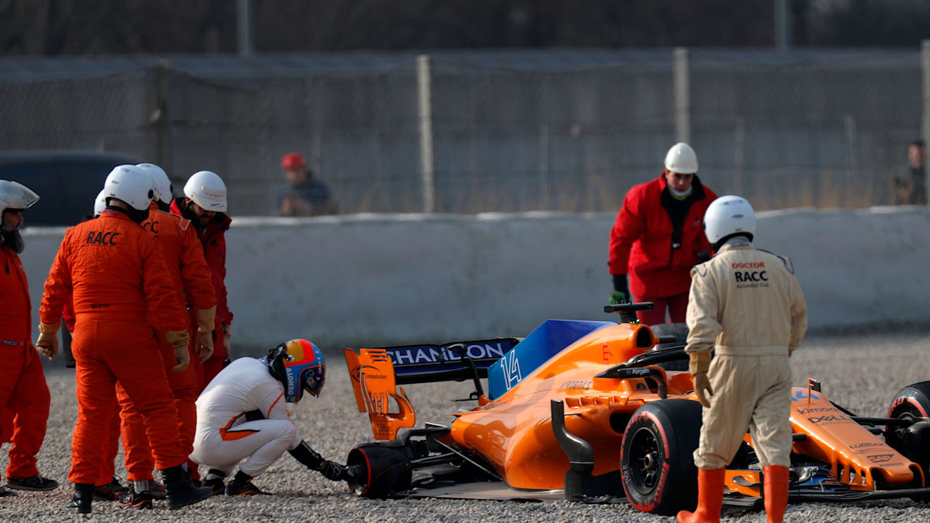 Fernando Alonso (ESP) McLaren MCL33 loses a rear wheel at Formula One Testing, Day One, Barcelona, Spain, 26 February 2018. © Sutton Images
