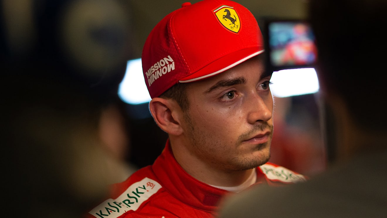 Charles Leclerc (MON) Ferrari with the media.
30.11.2019. Formula 1 World Championship, Rd 21, Abu Dhabi Grand Prix, Yas Marina Circuit, Abu Dhabi, Qualifying Day.
 - www.xpbimages.com, EMail: requests@xpbimages.com © Copyright: Bearne / XPB Images