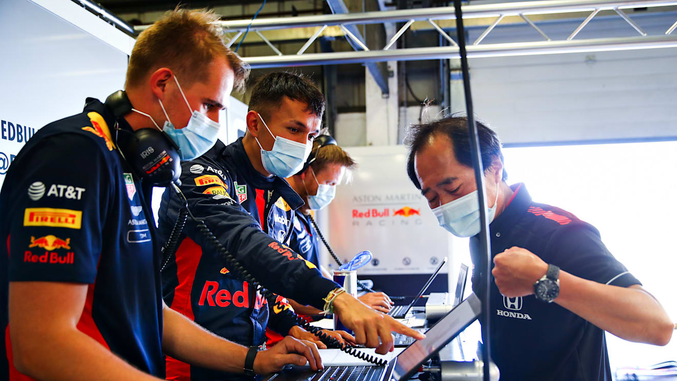 Alexander Albon talks with Toyoharu Tanabe of Honda during the filming day