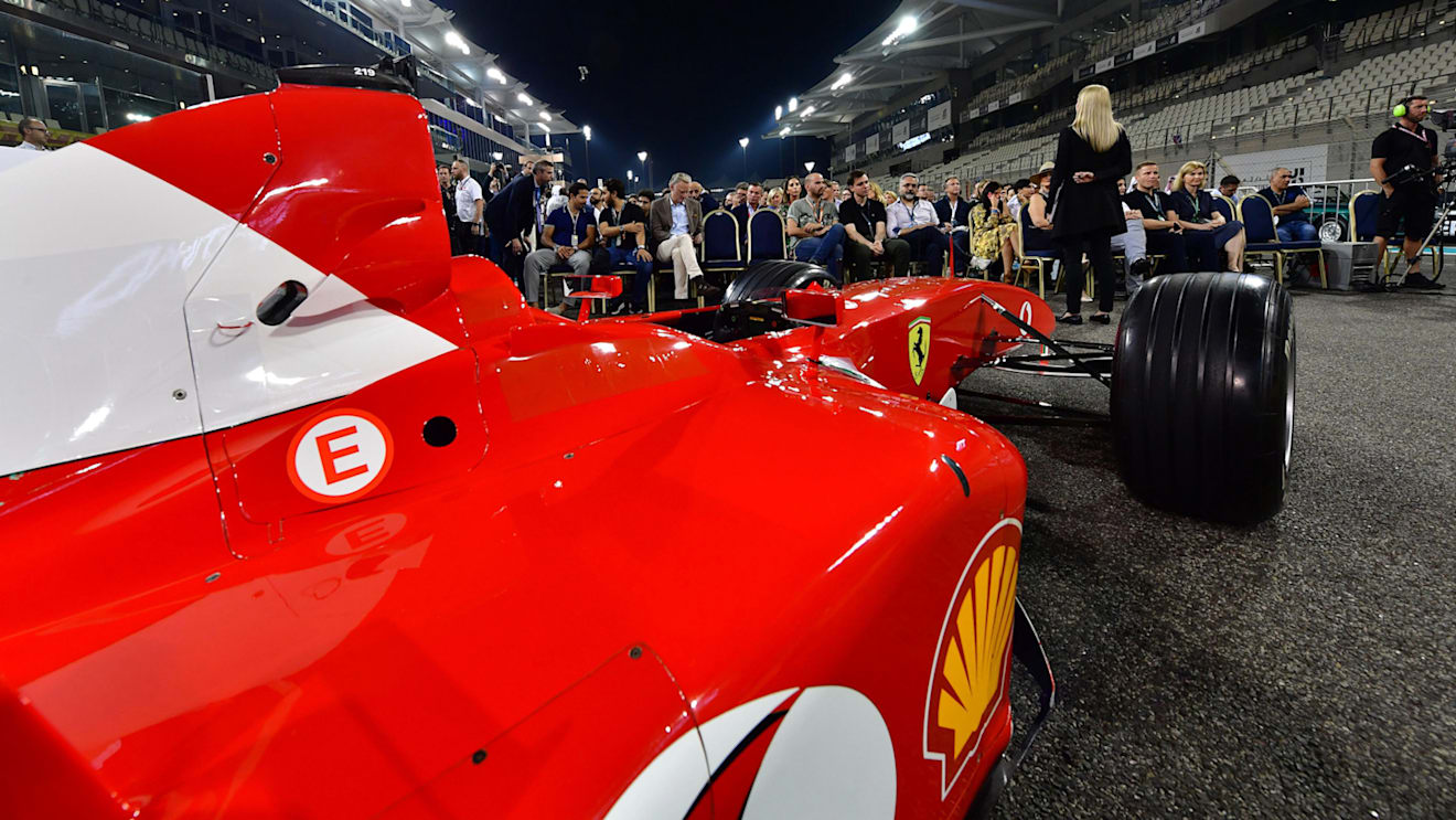 Chassis #219's final races had Barrichello at the wheel, with Schumacher racing #221 and #223 towards the end of the season