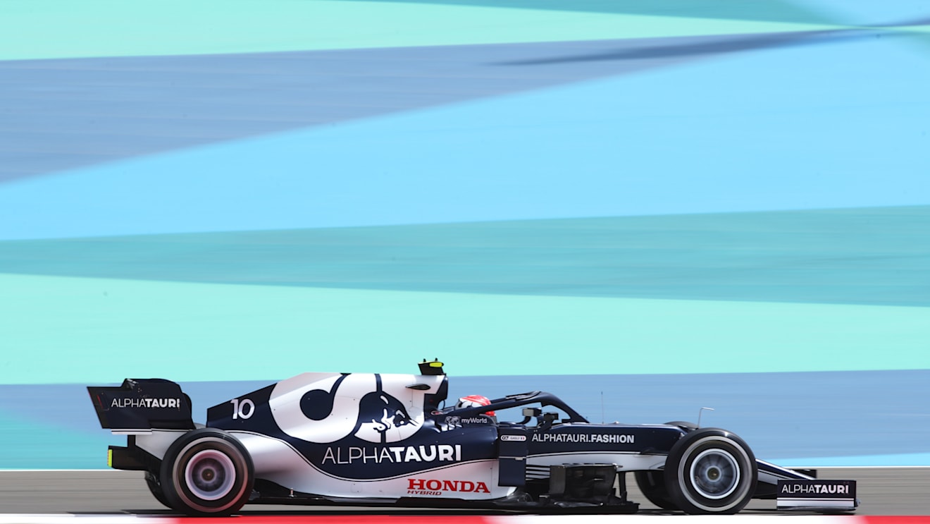 Pierre Gasly takes the wheel of the AlphaTauri AT02 in the morning