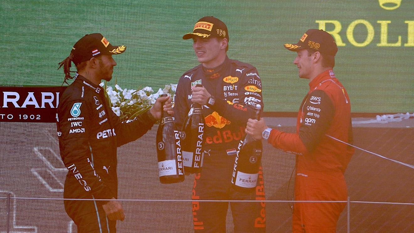 Sieger Charles Leclerc (MCO), Scuderia Ferrari, 2.Platz fur Max Verstappen (NEL), Oracle Red Bull Racing, 3.Platz fur Lewis Hamilton (GBR), Mercedes-AMG Petronas Formula One Team during the Formula 1 Championship 2022 Austrian Grand Prix - Race on July 10, 2022 at the Red Bull Ring in Spielberg, Austria (Photo by Alessio De Marco/LiveMedia/NurPhoto via Getty Images)