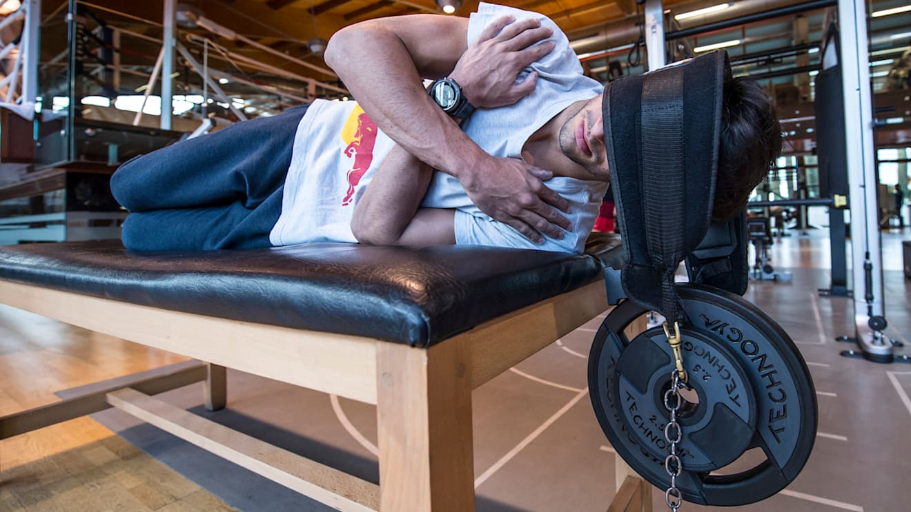 Carlos Sainz during training at the gym in Madrid, Spain. © Oscar Carrascosa/Red Bull Content Pool