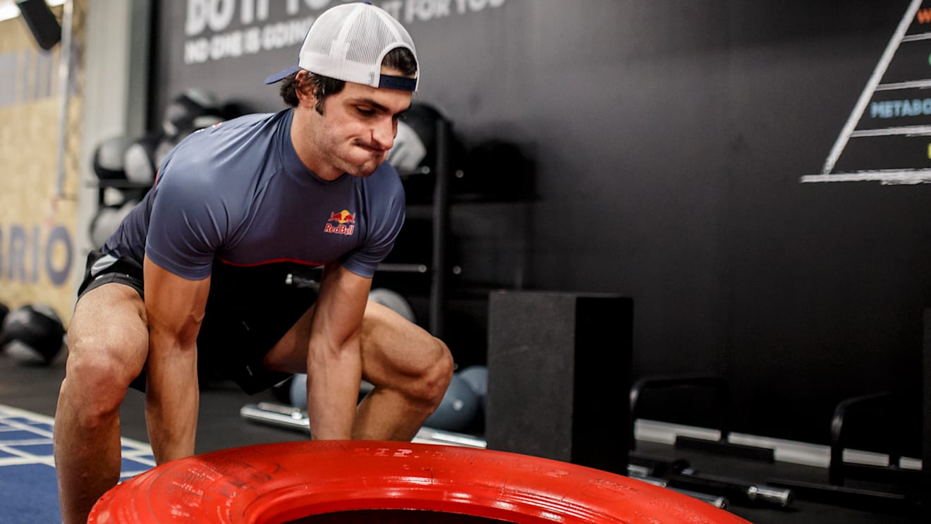 Carlos Sainz during training at the gym in Madrid, Spain. © Oscar Carrascosa/Red Bull Content Pool