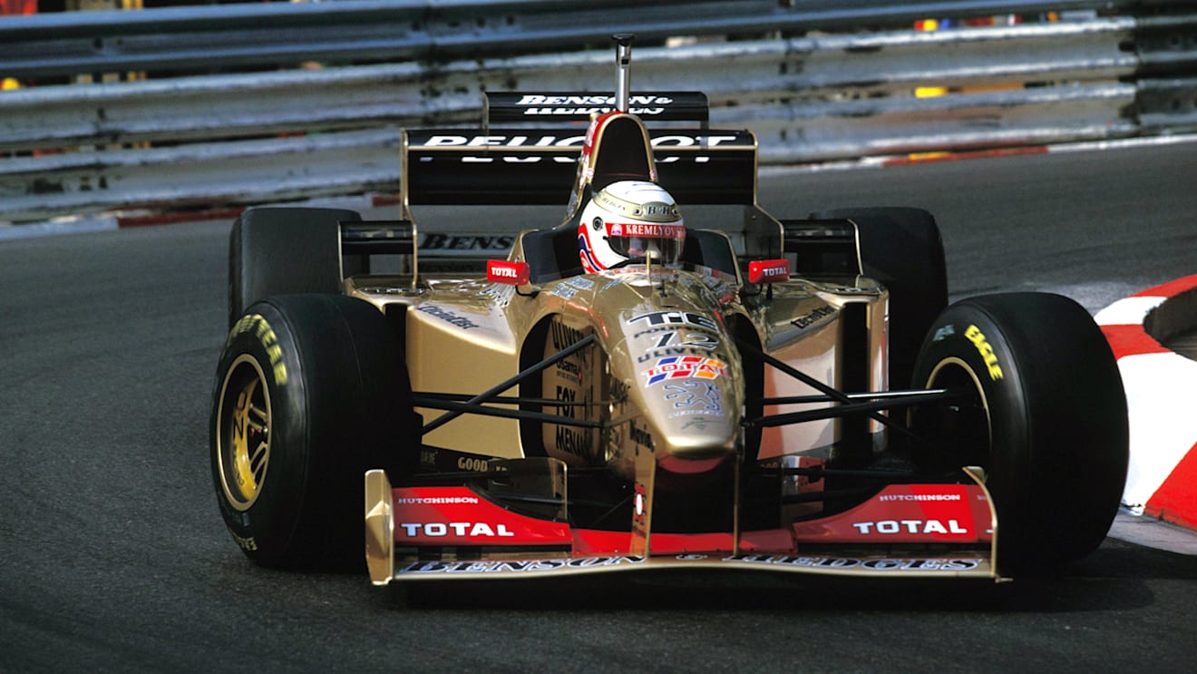 Martin Brundle, Jordan Peugeot 196, 1996 Monaco Grand Prix. © Sutton Motorsport Images
