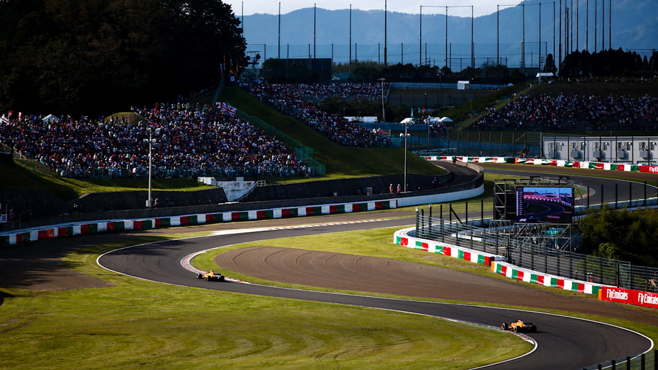 SUZUKA, JAPAN - OCTOBER 07: Fernando Alonso, McLaren MCL33 leads Stoffel Vandoorne, McLaren MCL33 during the Japanese GP at Suzuka on October 07, 2018 in Suzuka, Japan. (Photo by Andy Hone / LAT Images)