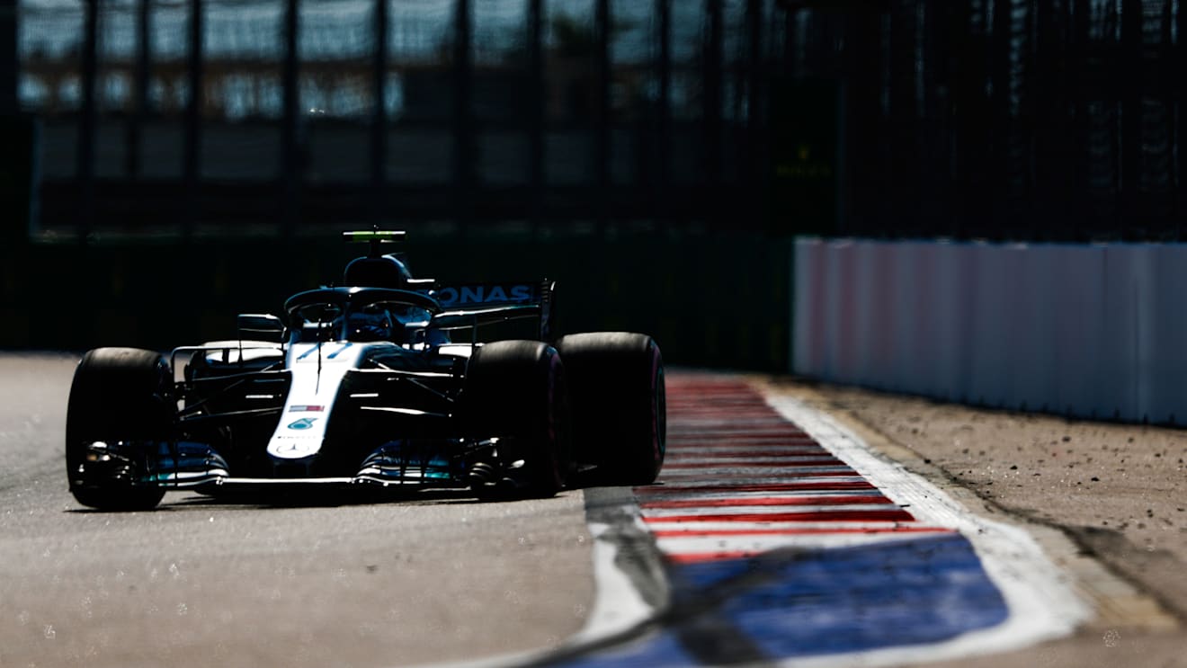 SOCHI AUTODROM, RUSSIAN FEDERATION - SEPTEMBER 29: Valtteri Bottas, Mercedes AMG F1 W09 EQ Power+ during the Russian GP at Sochi Autodrom on September 29, 2018 in Sochi Autodrom, Russian Federation. (Photo by Sam Bloxham / LAT Images)