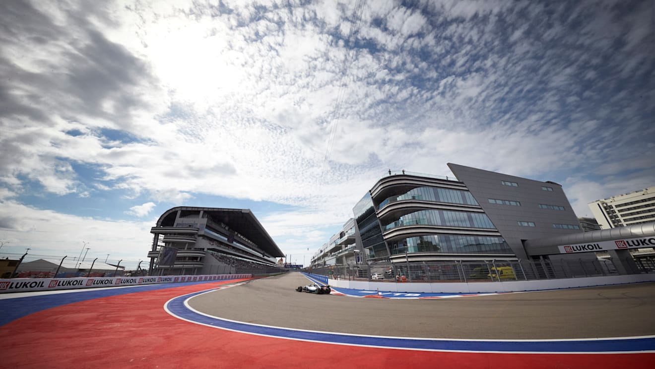 SOCHI AUTODROM, RUSSIAN FEDERATION - SEPTEMBER 28: Valtteri Bottas, Mercedes AMG F1 W09 EQ Power+ during the Russian GP at Sochi Autodrom on September 28, 2018 in Sochi Autodrom, Russian Federation. (Photo by Steve Etherington / LAT Images)