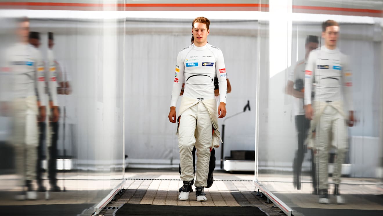 SOCHI AUTODROM, RUSSIAN FEDERATION - SEPTEMBER 29: Stoffel Vandoorne, McLaren during the Russian GP at Sochi Autodrom on September 29, 2018 in Sochi Autodrom, Russian Federation. (Photo by Sam Bloxham / LAT Images)