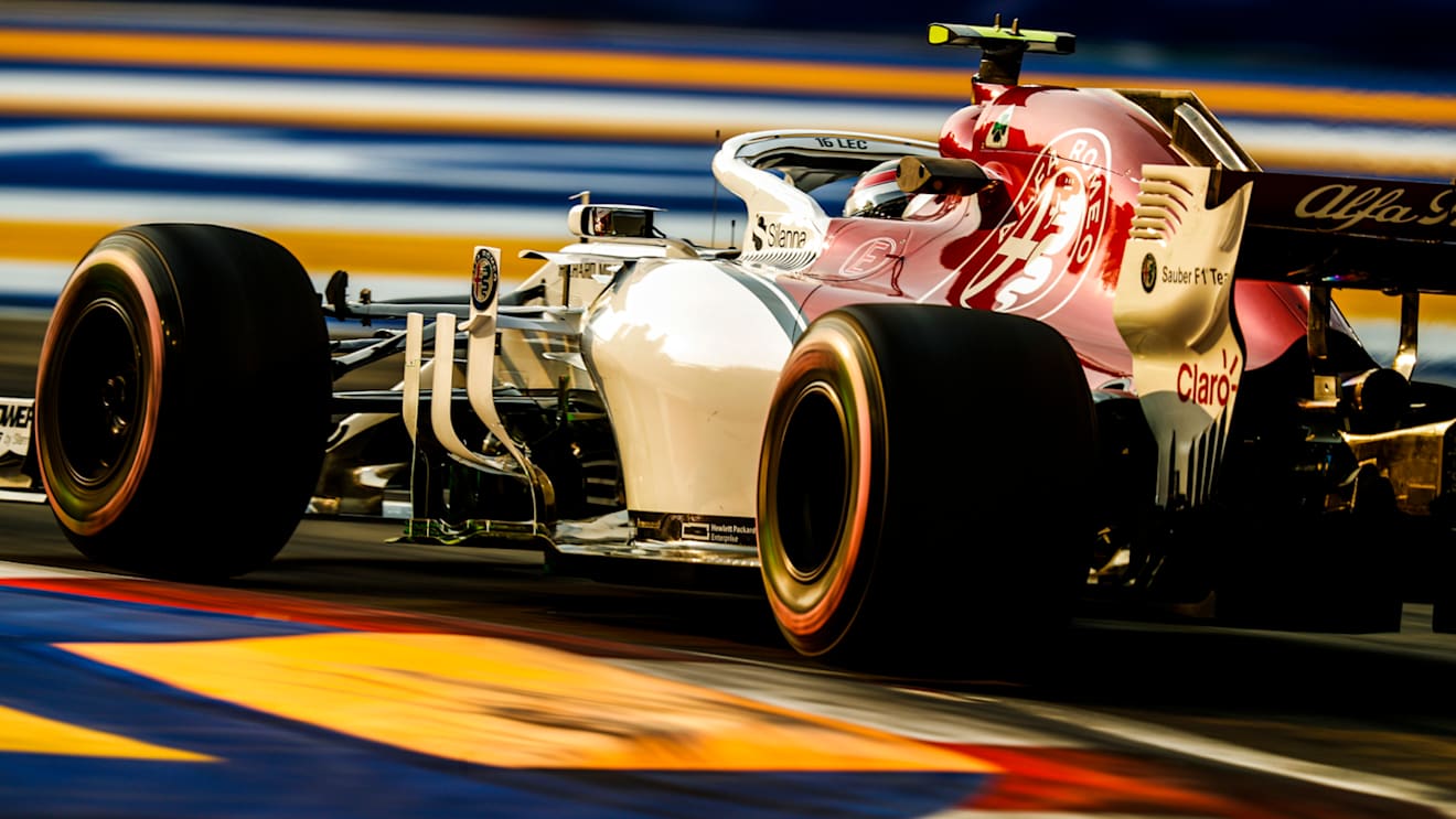 SINGAPORE STREET CIRCUIT, SINGAPORE - SEPTEMBER 14: Charles Leclerc, Sauber C37 Ferrari during the Singapore GP at Singapore Street Circuit on September 14, 2018 in Singapore Street Circuit, Singapore. (Photo by Glenn Dunbar / LAT Images)