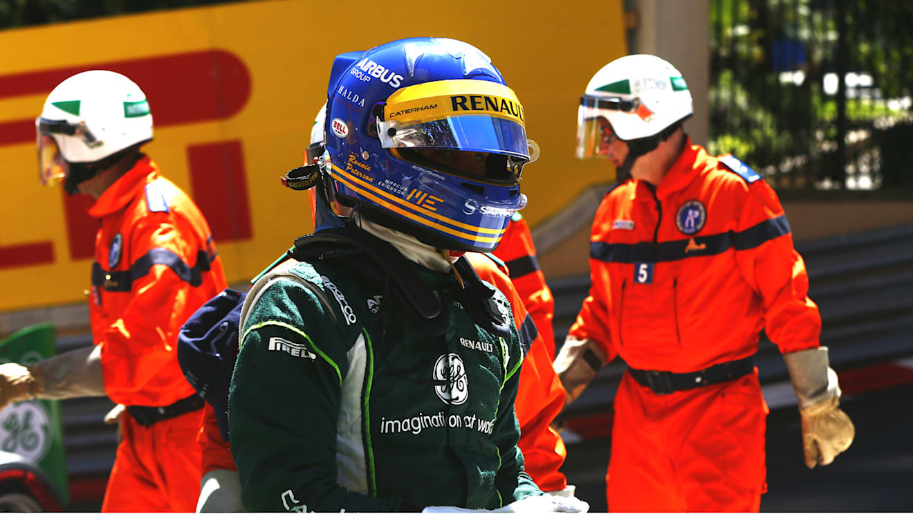 The tribute… In honour of one of Formula 1’s most outlandish driving talents, Marcus Ericsson strapped on a special Ronnie Peterson helmet for the 2014 Monaco Grand Prix. The lid featured Peterson’s distinctive Swedish colour scheme, with the dark blue topped off with a yellow lip on the visor.