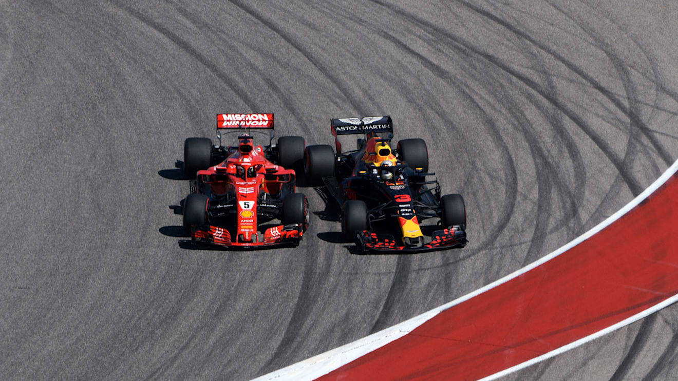 CIRCUIT OF THE AMERICAS, UNITED STATES OF AMERICA - OCTOBER 21: Sebastian Vettel, Ferrari SF71H and Daniel Ricciardo, Red Bull Racing RB14 clash on lap one during the United States GP at Circuit of the Americas on October 21, 2018 in Circuit of the Americas, United States of America. (Photo by Jerry Andre / Sutton Images)